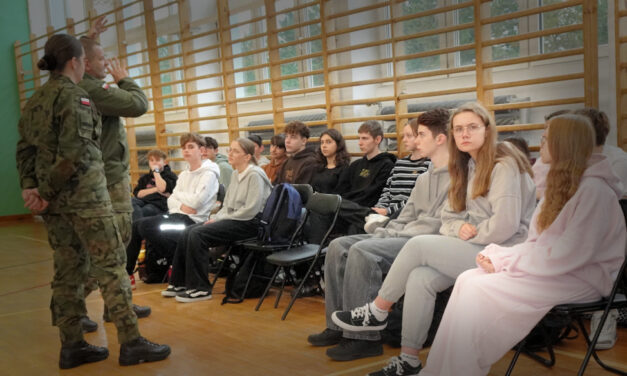 Edukacja z&nbsp;wojskiem