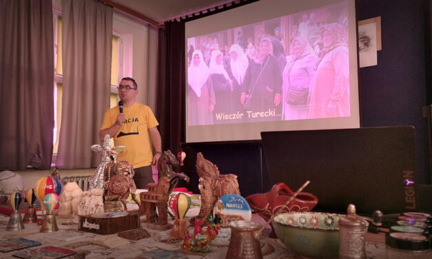 Spotkanie z&nbsp;podróżnikiem – „Na&nbsp;sułtańskiej ziemi”